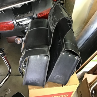 取り引き中、バイク用本革レザーサイドバッグ左右セットコンチョつき。の画像