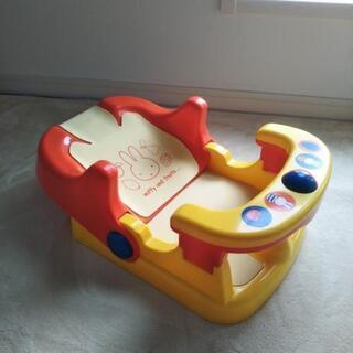 ベビー用品：ミッフィーのバスチェアーの画像