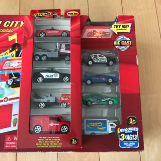 新品　FASTLANE  ドライブスルー　ミニシティ　ミニカー4台+緊急車両5台セットの画像