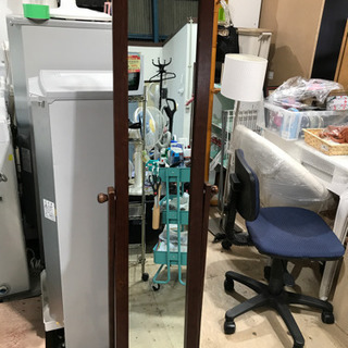 キャスター付き鏡①