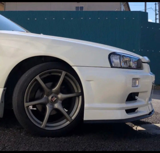 R34スカイライン　ユーラス　ボンネットリップ