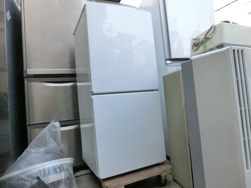 A385　ユーイング冷蔵庫　２ドア　 UR-F110H 　２０１５年　１１０L