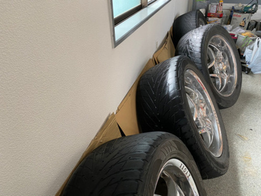 アルミホイールタイヤセット　アルファード、jeepその他外車入ります。