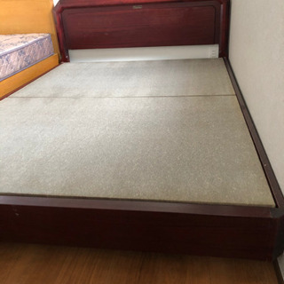 ダブルベッド　フレームのみ
