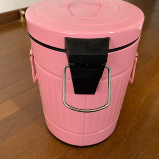 【取引中】蓋付ゴミ箱　ペダル付　オシャレ　の画像