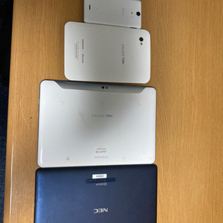 タブレット3台 iPod5世代1台 スマホ1台の画像