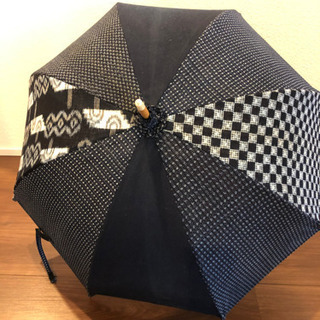 パッチワーク柄の日傘の画像