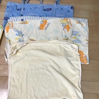 165、手提げ布団袋、敷きマット、ハーフケット、防水シーツの画像