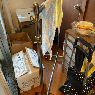 わかりにくいですがハンガーポールです