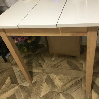 ダイニングテーブル