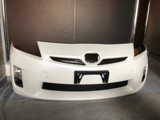 30プリウス前期　フロントバンパー美品