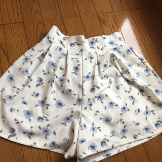 花柄のキュロット