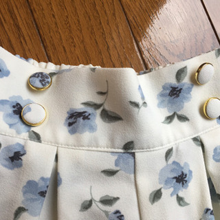 花柄のキュロットの画像