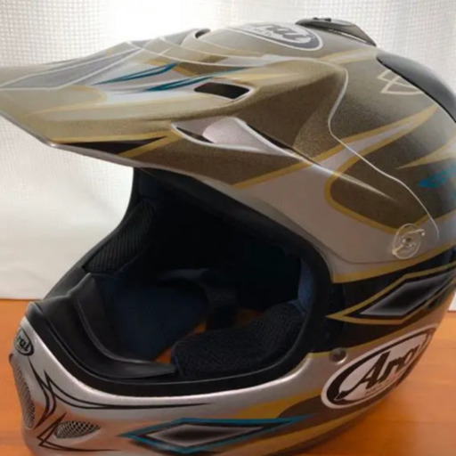 断捨離！美品オフロードヘルメット　V CROSS 3 WINDHAM