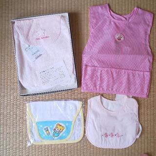 【ベビー／未使用】汗取りパット２枚&スタイ&お食事エプロン