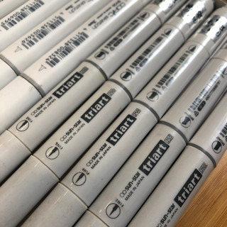 コピックマーカー32本の画像