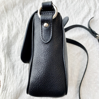 miumiu ♡ レザー ななめがけショルダー　キレイです！の画像