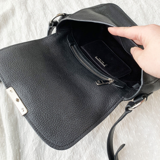 miumiu ♡ レザー ななめがけショルダー　キレイです！の画像