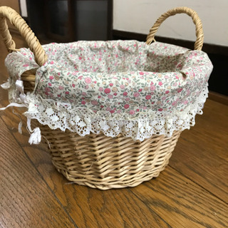 【受渡決定済】藤製品　布カバー付き小物入れ
