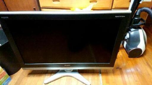 AQUOSテレビで中古のわりに美品だと思います。年式ですが2009年です！