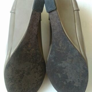 BlueMoon エナメル S ヒール6㎝ パンプス リボン ベージュの画像