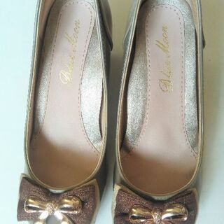 BlueMoon エナメル S ヒール6㎝ パンプス リボン ベージュの画像