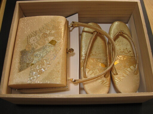 和装　バッグと草履のセット　金色