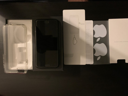 【美品】iPhone 7 Jet Black 128 GB SIMフリー