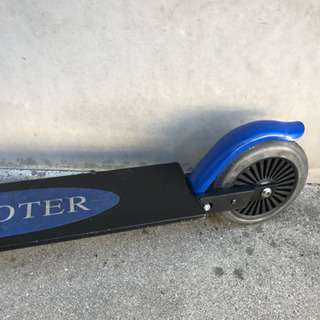 子供用キックボード　KICK SCOOTER（ブルー）購入予定者がいる為取り引きを中止しますの画像