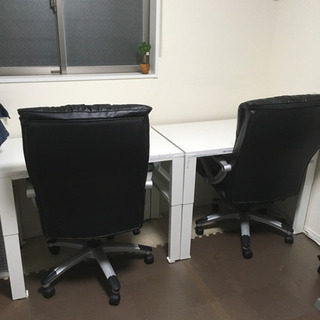 【無料】 IKEA イケアのデスク２点の画像