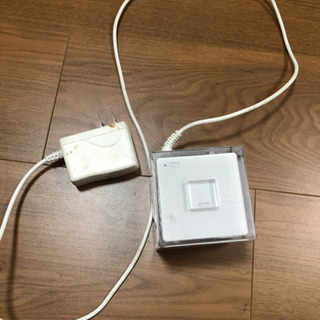 AU  Wi-Fiルーター　経年劣化あり