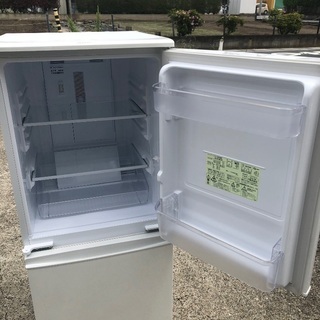 2016年製 SHARP 137L 冷蔵庫 SJ-D14Bの画像