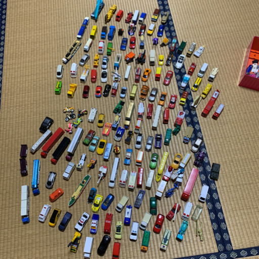 トミカのミニカー