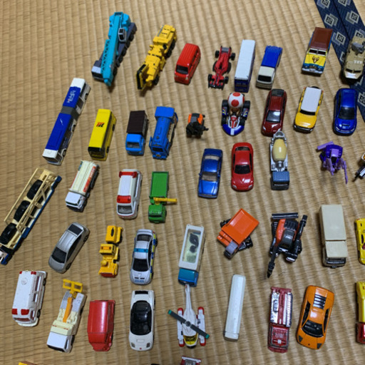 トミカのミニカー