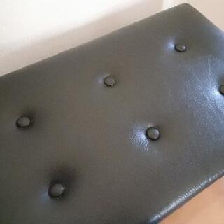 ピアノの椅子の画像