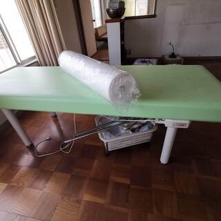 受け渡し予定の方が決まりました！ヒーター付き施術用ベッド