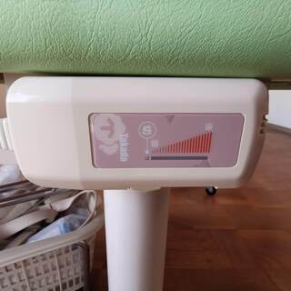 受け渡し予定の方が決まりました！ヒーター付き施術用ベッドの画像