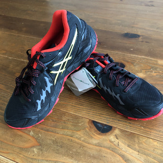 アシックス（asics）トレイルランニングシューズ　24.5の画像