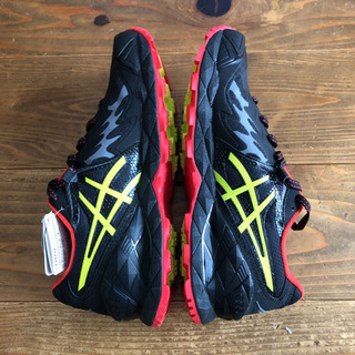 アシックス（asics）トレイルランニングシューズ　24.5の画像
