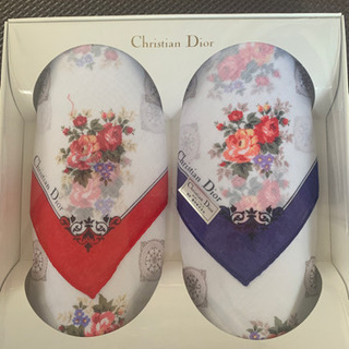 クリスチャンディオール　ハンカチ2枚　箱ありの画像