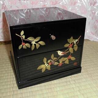 落款あり 漆芸 漆器 黒 ２段チェスト 小箪笥 棚 小物入れ
