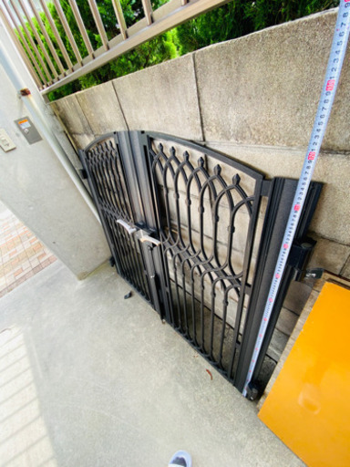 門扉、鉄扉