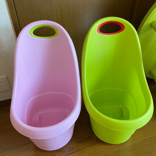 IKEA キッズテーブル、イス2脚、収納カゴ2個セット（お取引中）