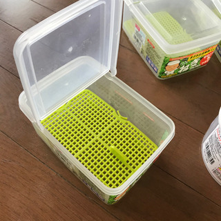 ★差し上げます★0円 ダイソーのタッパー6個の画像