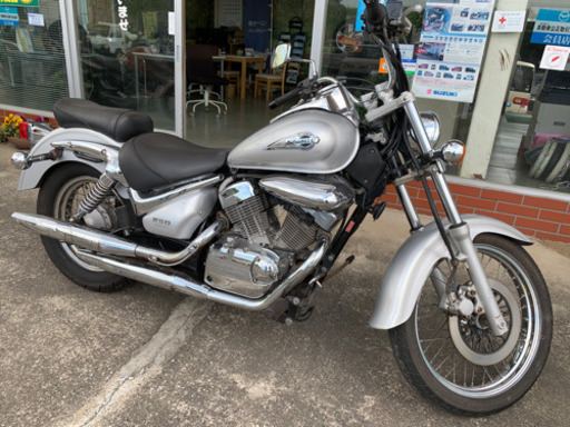 スズキ　イントルーダー250LC