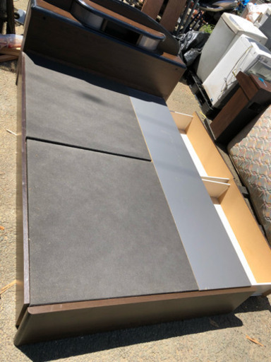 ダブルベッド 引き出し付き マットレス（白）付き