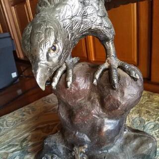 鷲の置物の画像