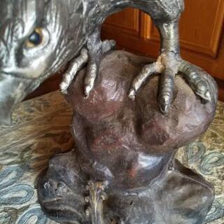 鷲の置物の画像