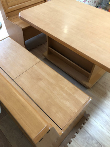 カントリー調ダイニングセット　収納付き