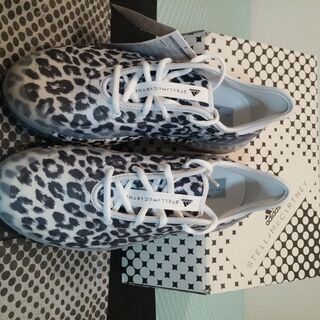 ステラマッカートニーアディダスコラボ限定の画像